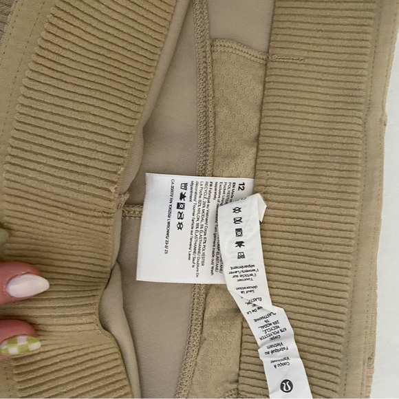 Lululemon Beige Ribbed Leggings - Picture 4 of 7